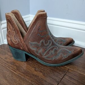 Circle G Women's Cognac Embroidered Leather Western Cowgirl Ankle Boots Size 8.5